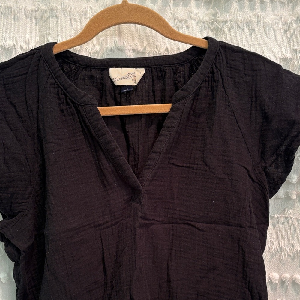 Universal Thread Black Blouse - Picture 5 of 6
